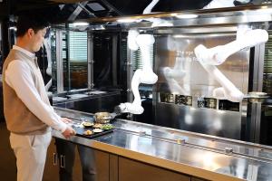 삼성웰스토리, 구내식당 요리 로봇 ‘웰리봇’ 오픈
